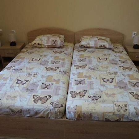 Dessi Apartment Pleven Luaran gambar
